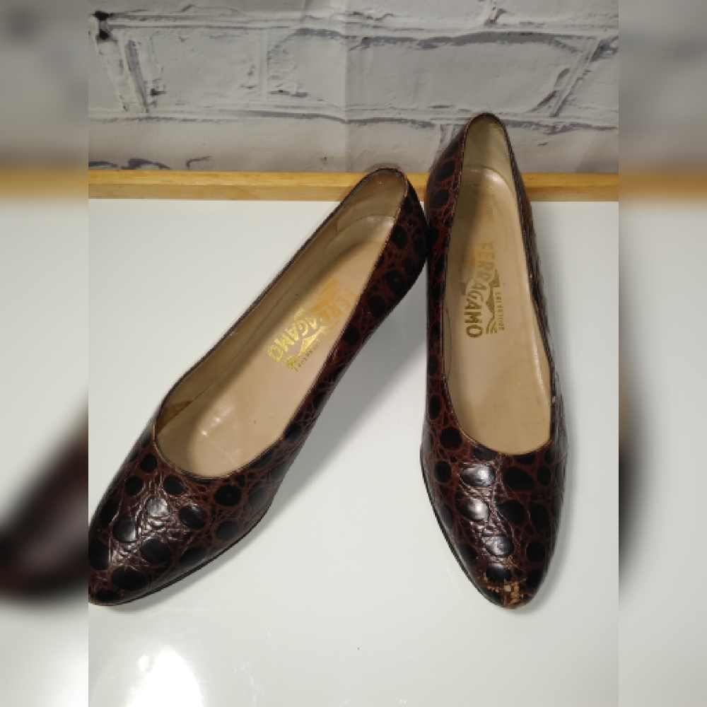 Salvatore Ferragamo cocodrile print pumps sz 8.5 - Picture 1 of 8